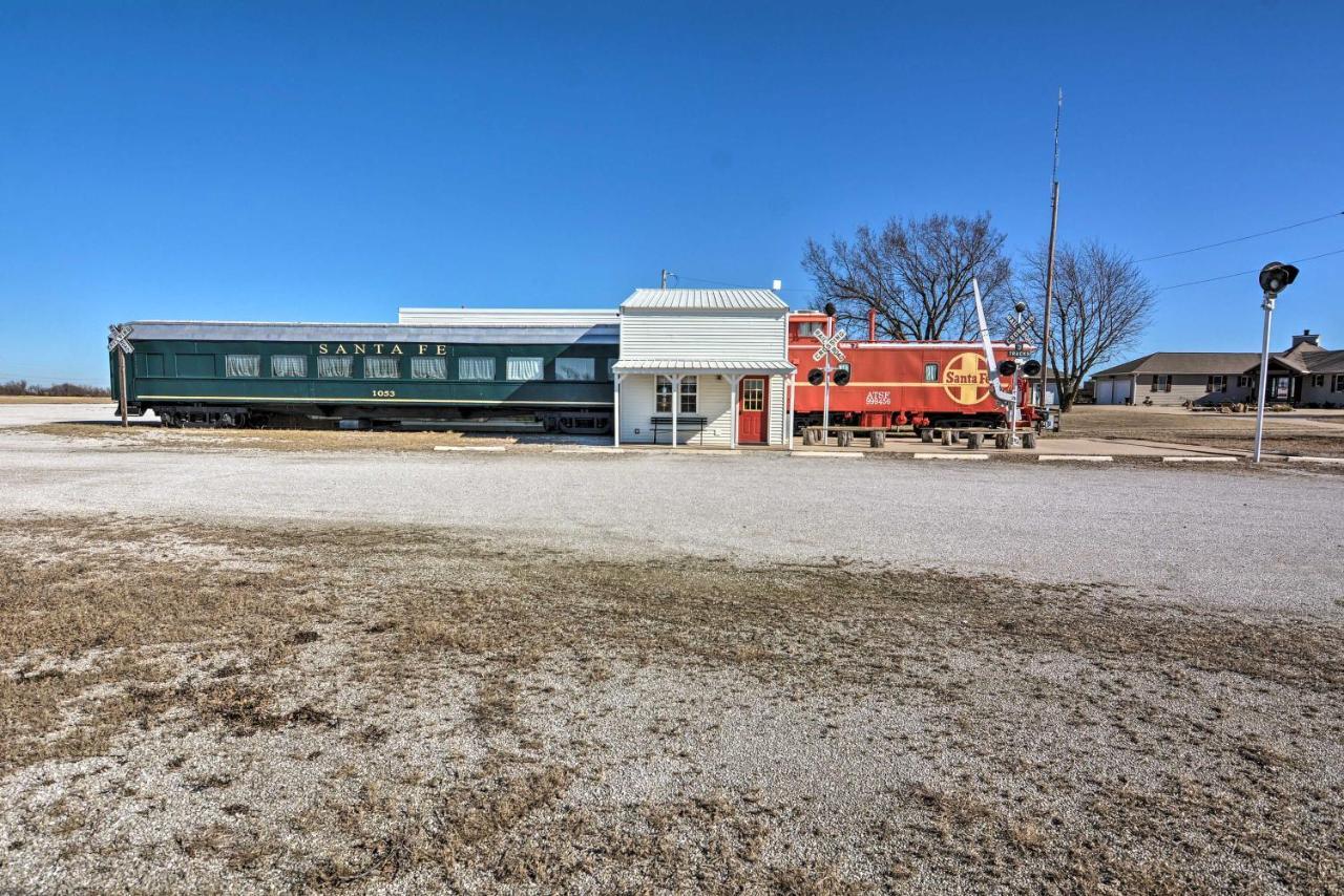 Unique Joplin Gem Converted Train Car Studio Екстериор снимка