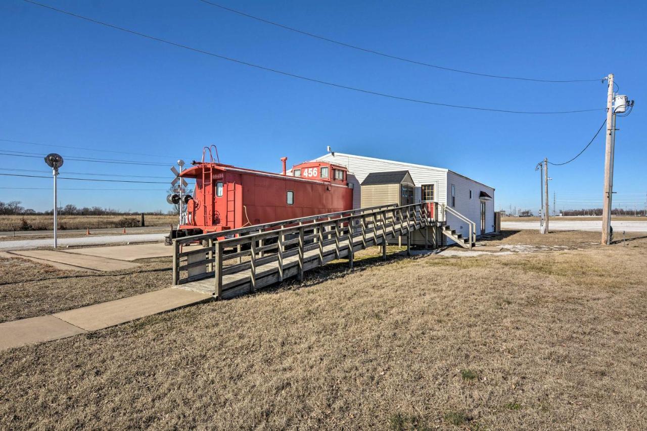 Unique Joplin Gem Converted Train Car Studio Екстериор снимка